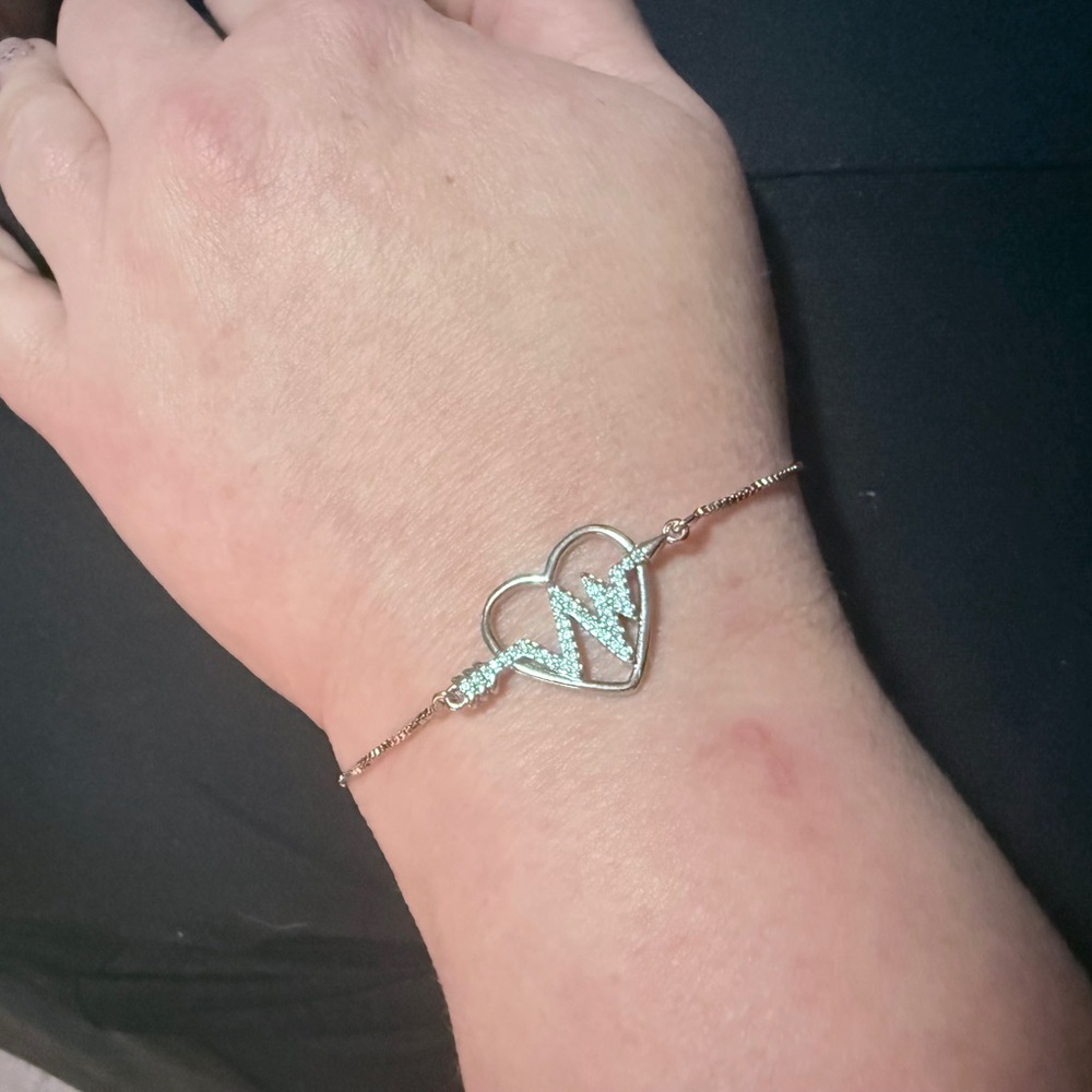 Elegant silver Heartbeat Bracelet